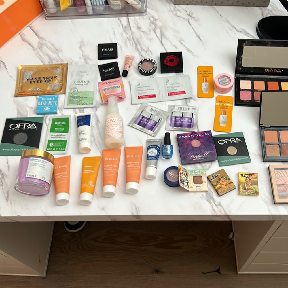Makeup and skin care bundle